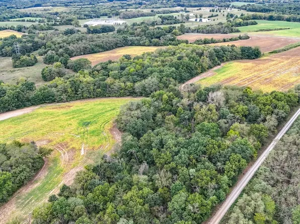 Sunny Side Ln, New London, MO 63459