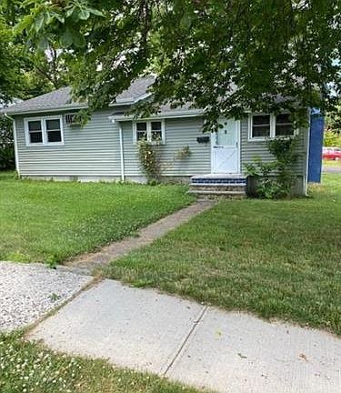 2nd image of 154 Lake Shore Dr
