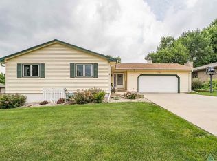 4513 S Pin Oak Ct, Sioux Falls, SD 57103