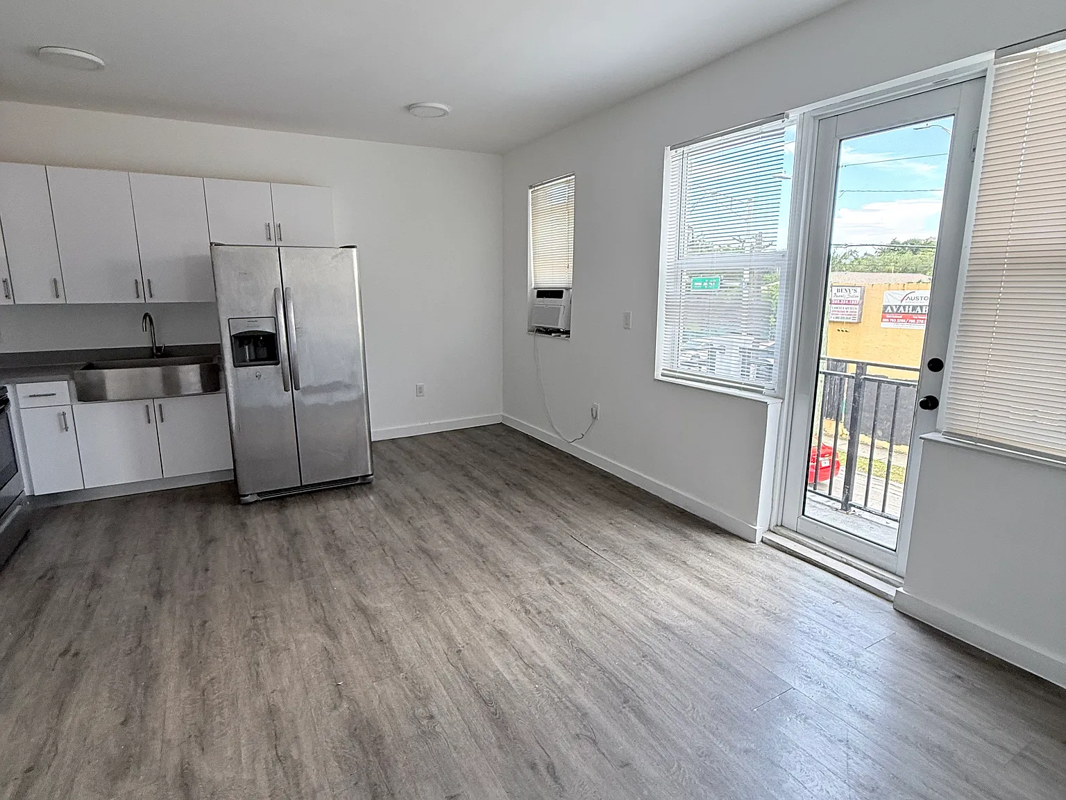 402 NW 12th Ave — Photo 1