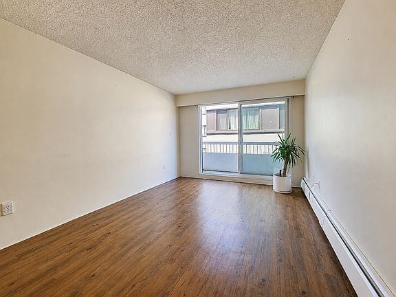 2nd image of 2450 Cornwall Ave #306