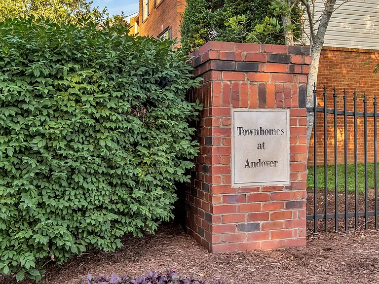 753 Huffine Manor Cir — Photo 24