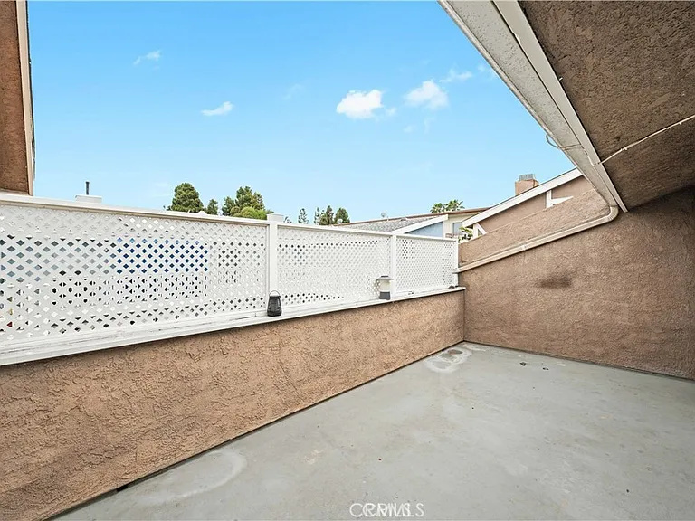 2110 Rockefeller Ln #2 — Photo 31