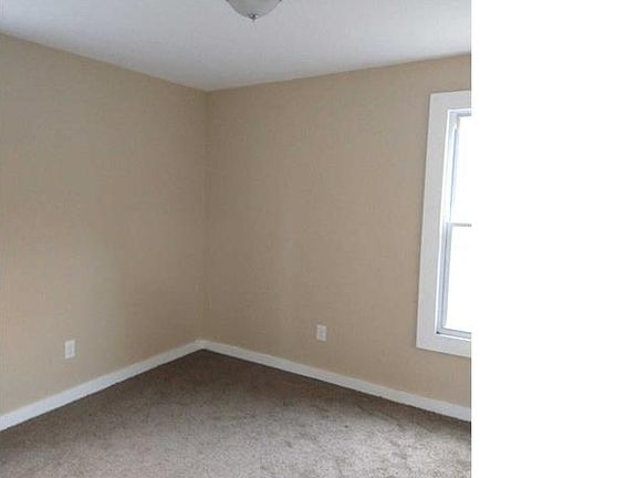 3rd image of 4700 Chatsworth St #2