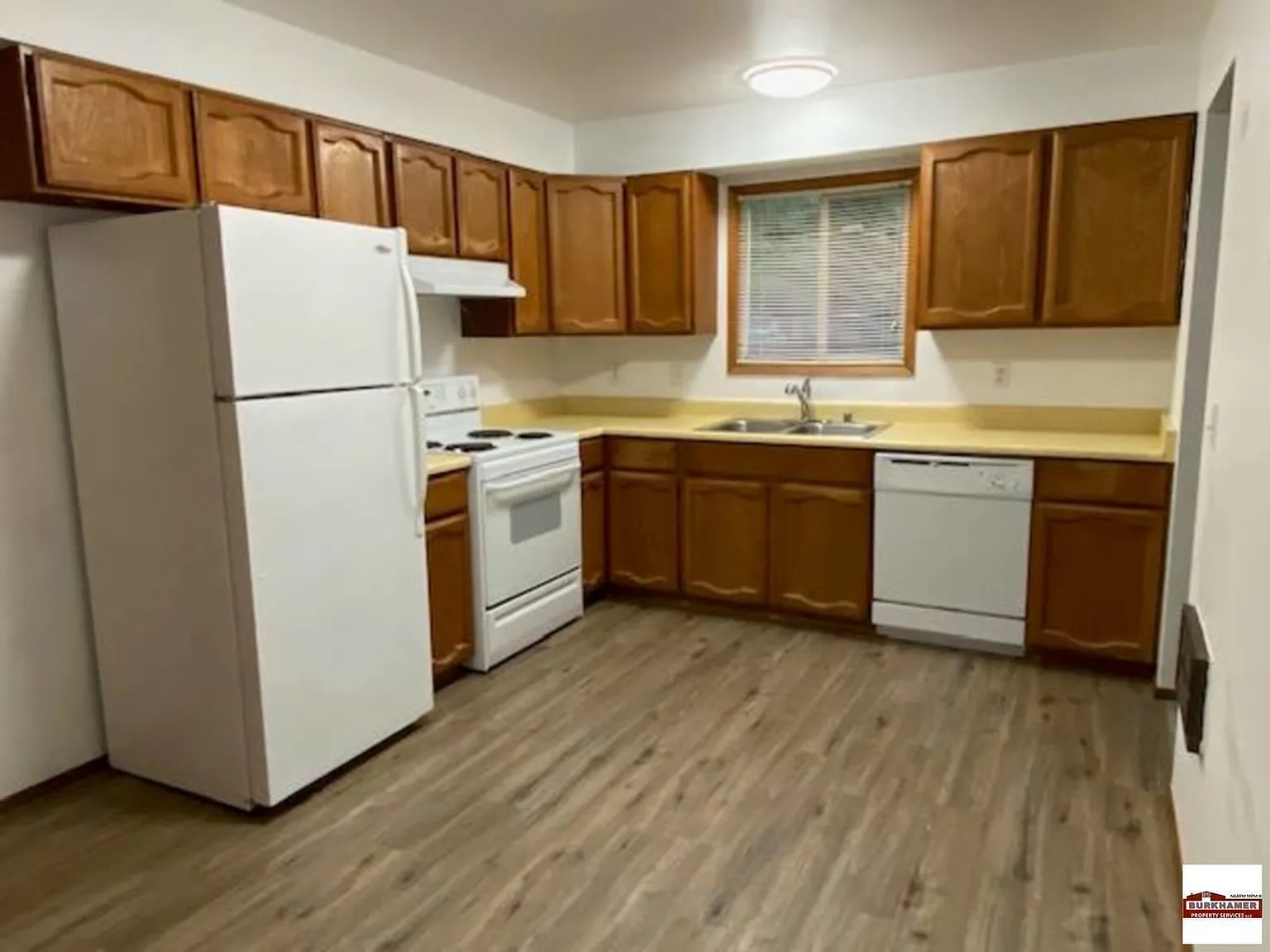 3 bed, 1.5 bath, 1332 sqft, $1,895 — Photo 3