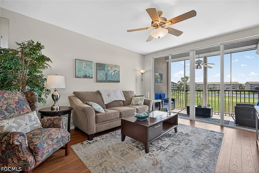 2 bed, 2.0 bath, 967 sqft, $4,000 — Photo 4