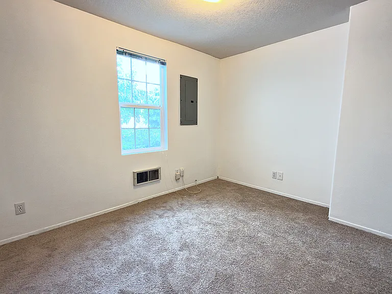 905 NE 94th Ave — Photo 22