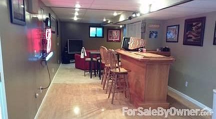 Finished Basement
						:
						new carpet (could add a 4th bedroom)