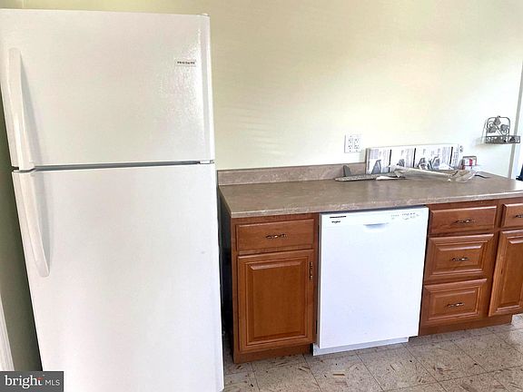 5th image of 180 Easton Rd Floor 1