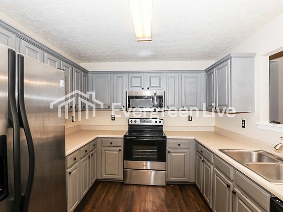 4th image of 69 Kimbell Farm Dr