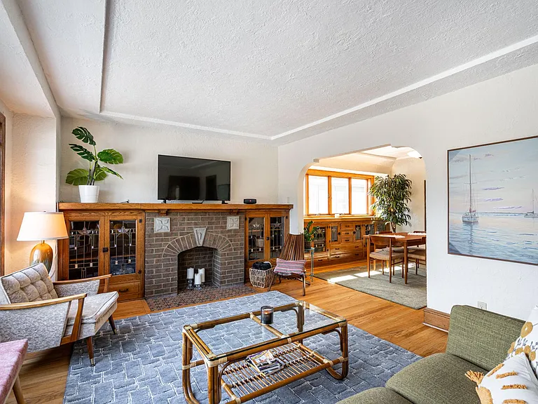 3249 S Kinnickinnic Ave — Photo 10