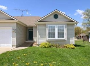 904 Mission Rd, Harrisonville, MO 64701