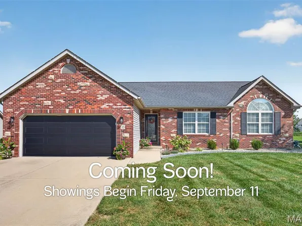 35 Whistling Straits Dr, Highland, IL 62249