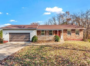 2923 Corral Ct, Villa Ridge, MO 63089