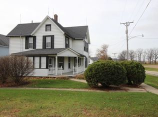 12 S Main St, German Valley, IL 61039