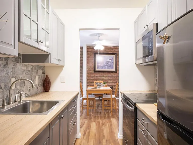 207 Ballard St #302 — Photo 5