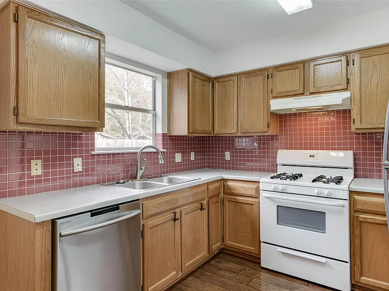 13210 Marrero Dr — Photo 17