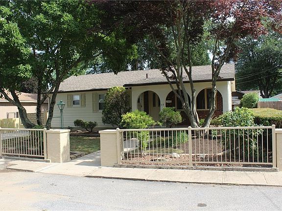 3rd image of 58 Manuel Ave
