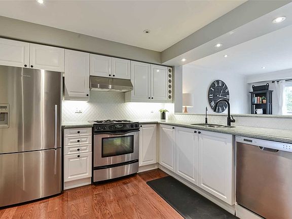 5th image of 32 Gardenia Way