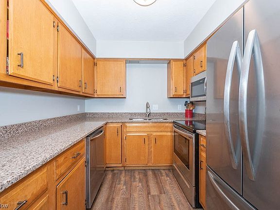 5th image of 926 Canterbury Ln #A