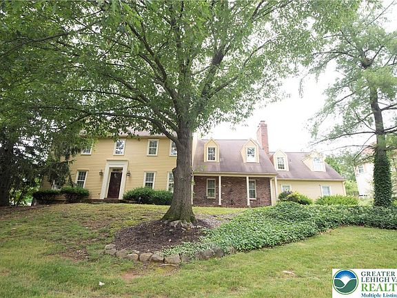 2nd image of 1528 Wethersfield Dr