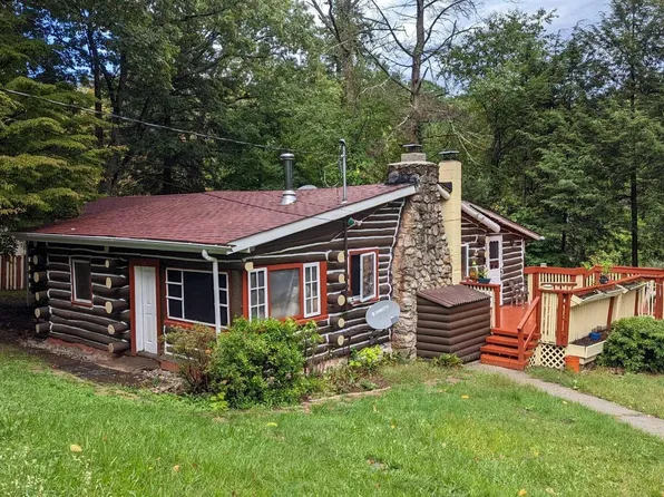 30 Bayonne Dr W, Hewitt, NJ 07421
