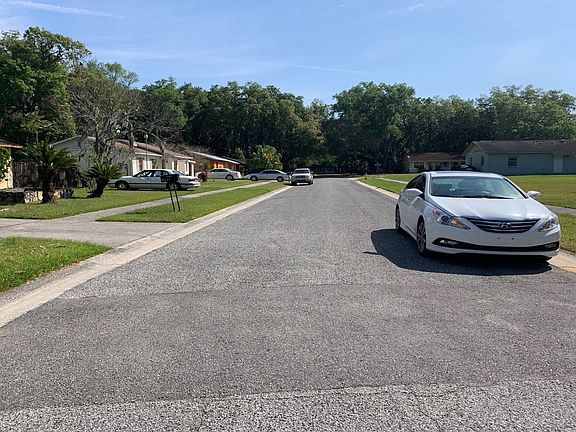 5th image of 2908 N Willow Dr