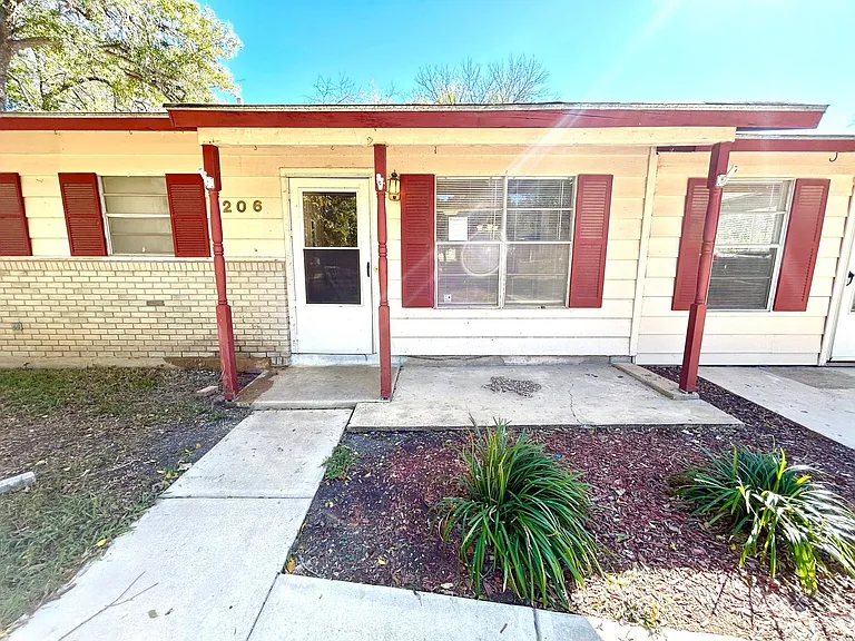206 Northview Dr — Photo 3