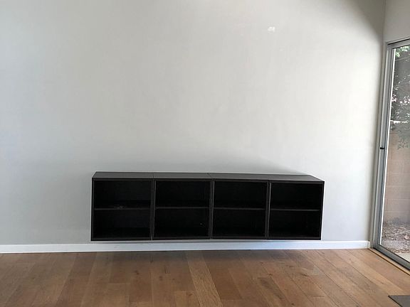 Dining Area w/ Built-In