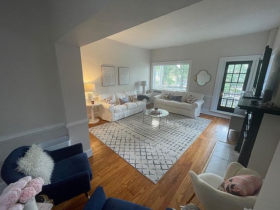 3rd image of 411 N Allen Ave APT 2