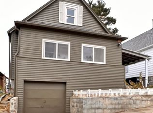 2008 Oak St, Omaha, NE 68108