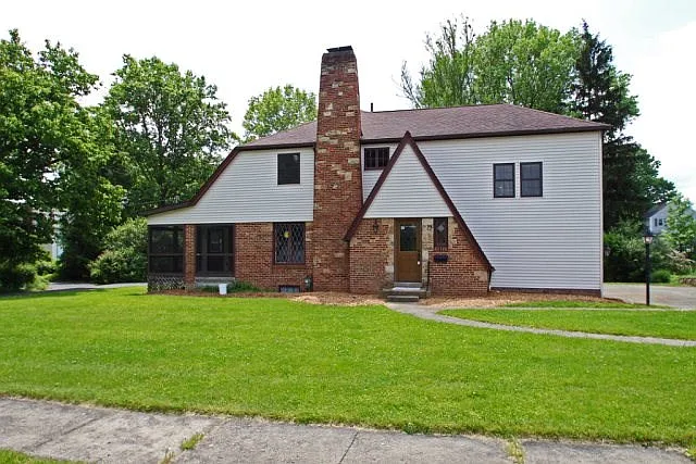 346 W 5th St photo 1