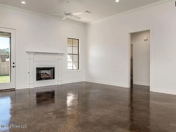 4th image of 123 Porter Ridge Dr