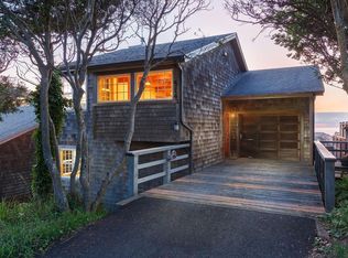 514 SW 7th St, Newport, OR 97365