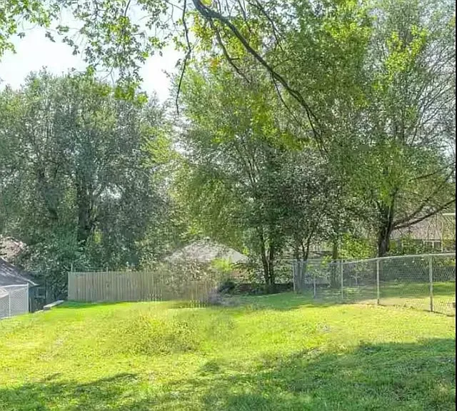 217 W Hickory St — Photo 19