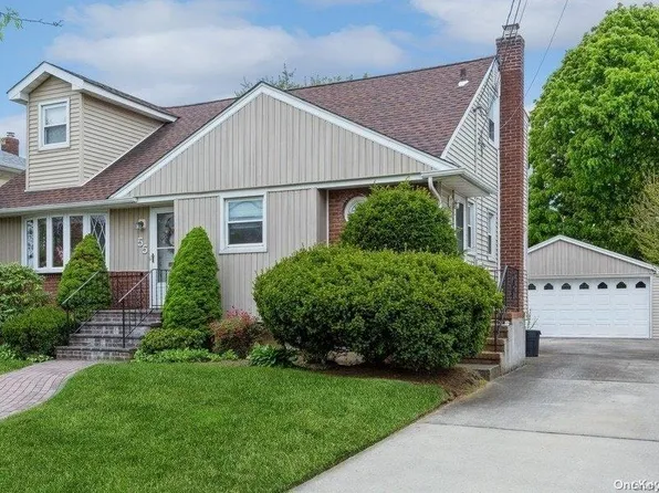55 Hodson Avenue, Lynbrook, NY 11563