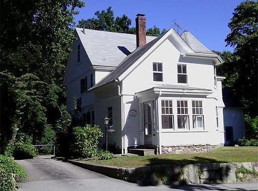 2nd image of 65 Thaxter St