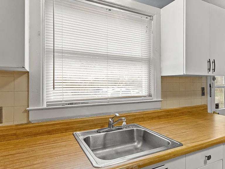 131 Lackawanna Rd #1/2 — Photo 12