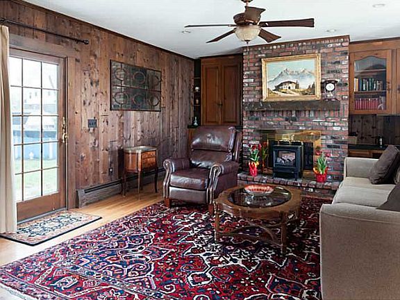 3rd image of 75 Gladstone St