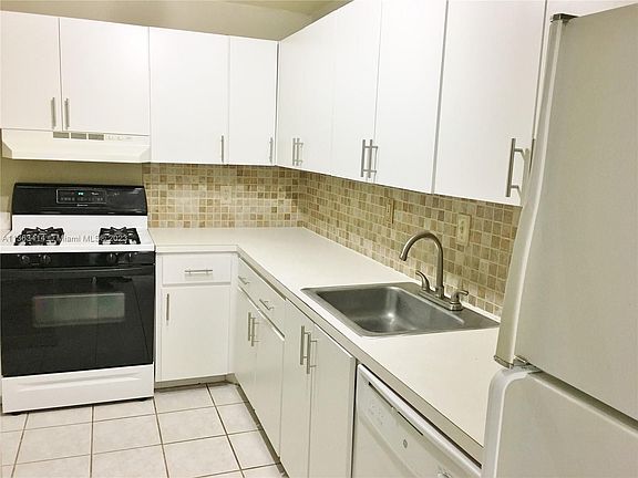4th image of 6904 N Kendall Dr APT F405