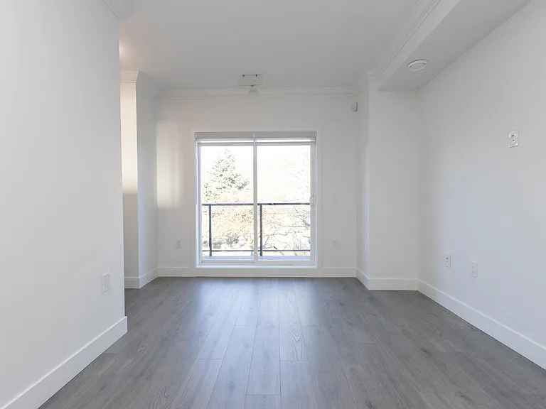 2122 E 32nd Ave #204 — Photo 13