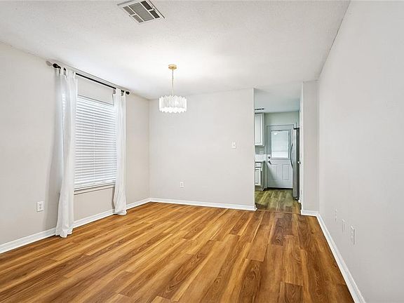 5th image of 1800 Valmont St