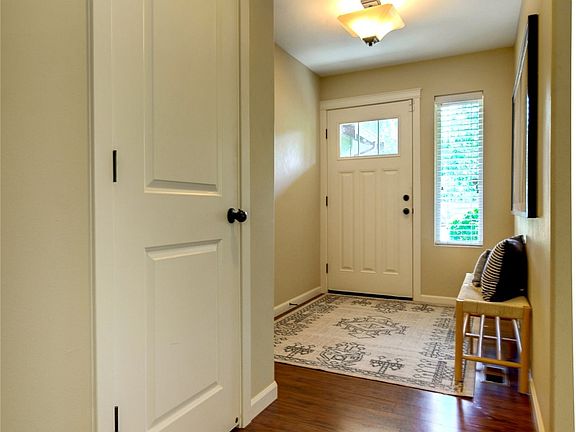 3rd image of 7614 Brianna Court SE