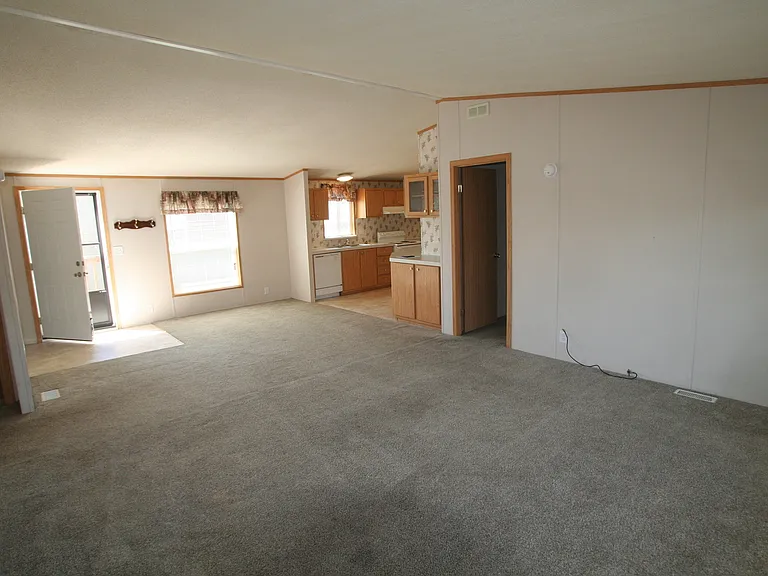 123 Silver Maple Dr — Photo 4