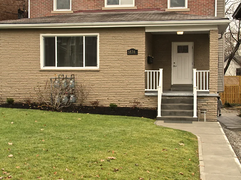 5836 Beacon St — Photo 1