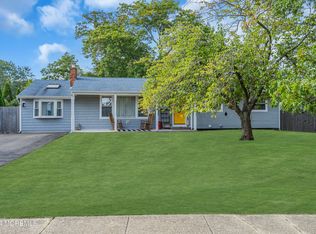 1041 Lucy Ln, Toms River, NJ
