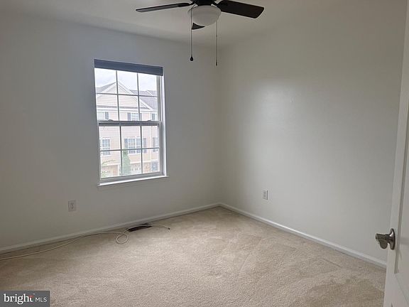 2nd image of 121 Acorn Dr