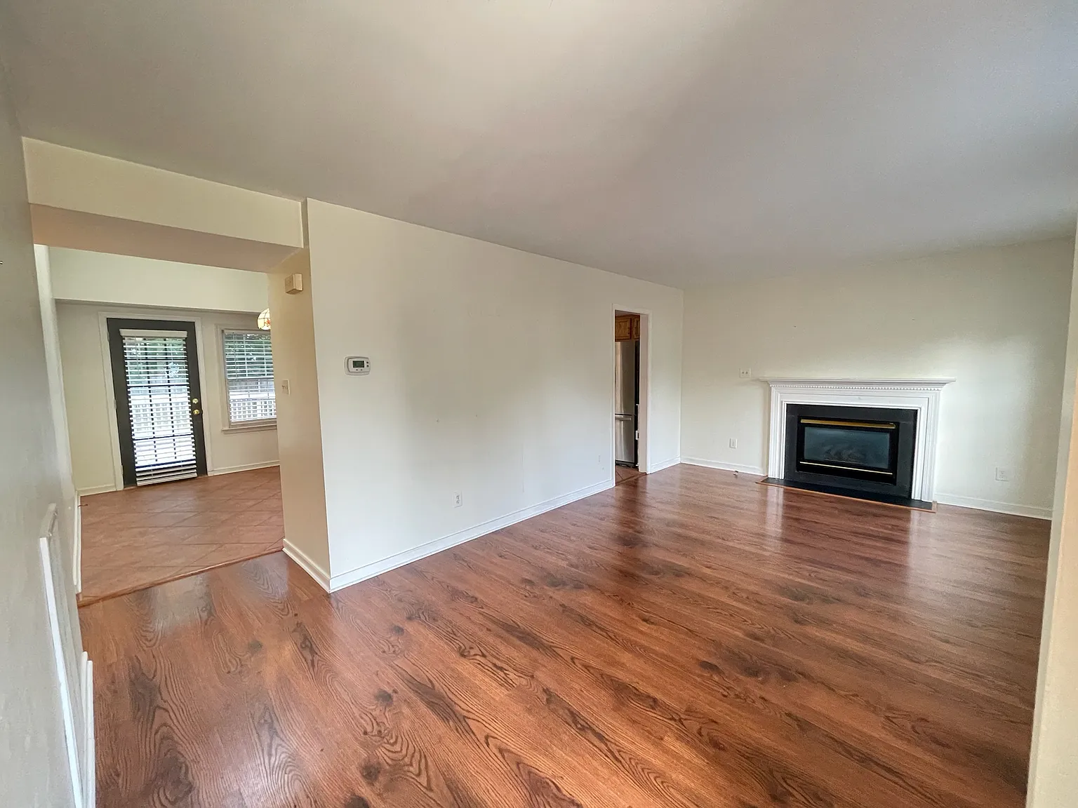 3 bed, 1305 sqft, $2,500 — Photo 4