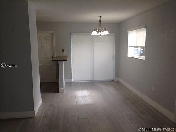 4th image of 2860 SW 32nd Ave Unit 2860