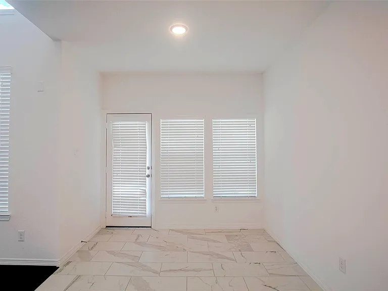 6307 Grand Drift Ct — Photo 10